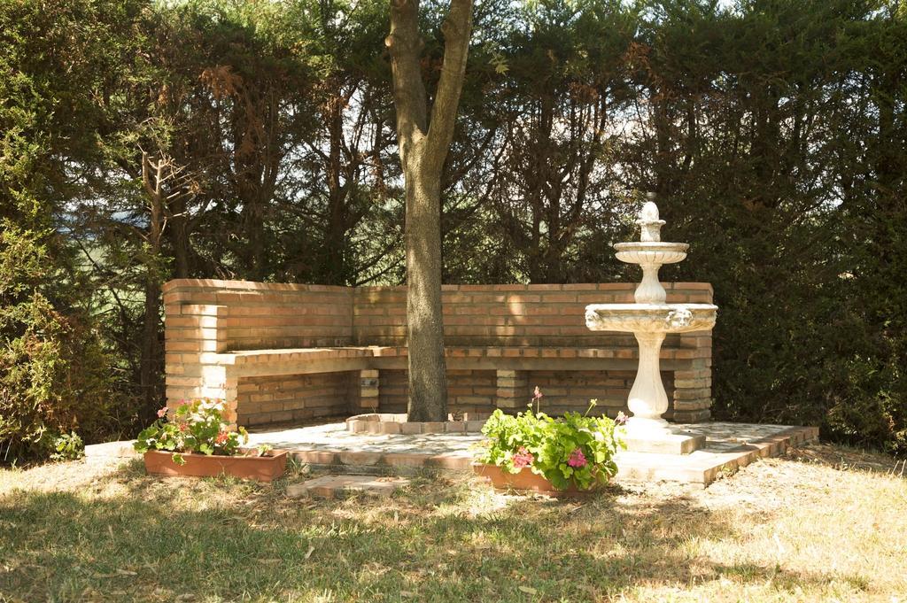 Agriturismo Podere Luchiano أميليا المظهر الخارجي الصورة